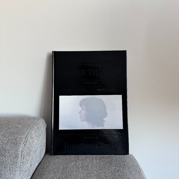 A24 under the skin screenplay book - Picture 1 of 3